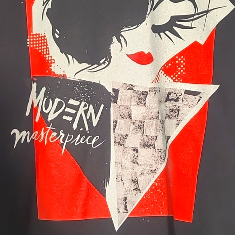 NWOT Disney Cruella Crewneck Black Red Print Ring Spun Sweater Womens Size 2XL - Picture 11 of 16